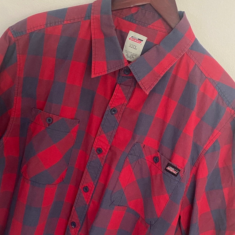 Dickies Men’s Red and Grey Buffalo Plaid Short Sleeve Button-Up Work Shirt. 2XL